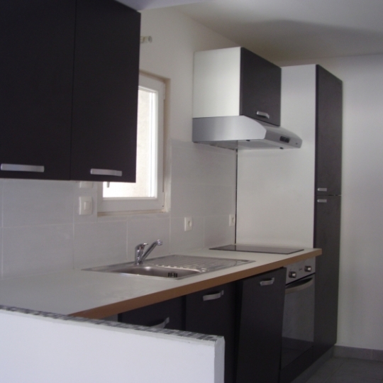  A MEZE IMMOBILIER : Appartement | MEZE (34140) | 40 m2 | 580 € 