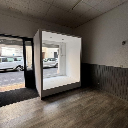 A MEZE IMMOBILIER : Local / Bureau | MEZE (34140) | 60.00m2 | 720 € 