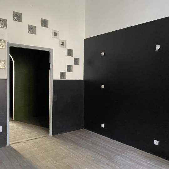  A MEZE IMMOBILIER : Local / Bureau | MEZE (34140) | 60 m2 | 720 € 