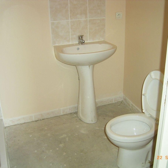  A MEZE IMMOBILIER : Local / Bureau | MEZE (34140) | 300 m2 | 1 920 € 