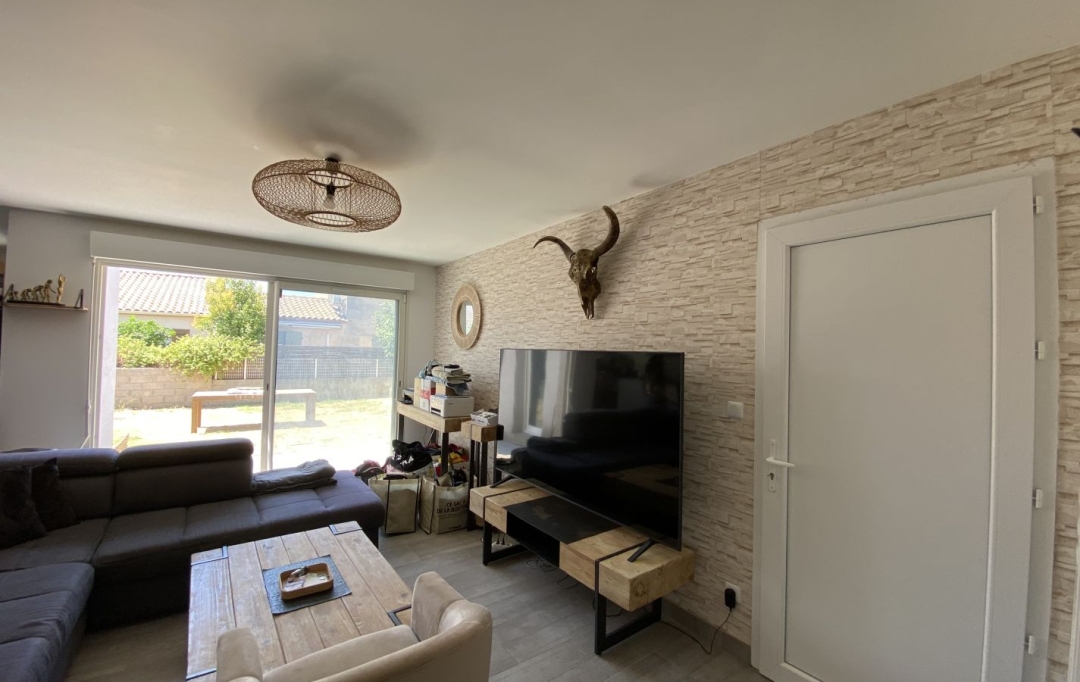 A MEZE IMMOBILIER : House | MEZE (34140) | 95 m2 | 1 120 € 