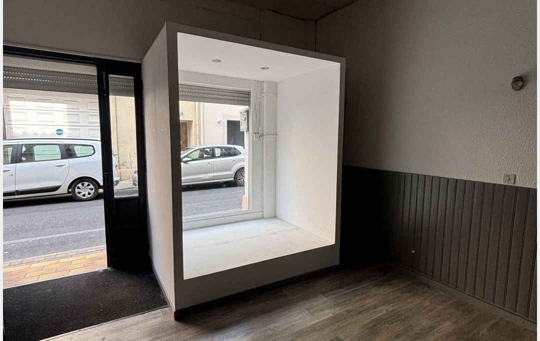 A MEZE IMMOBILIER : Office | MEZE (34140) | 60 m2 | 720 € 