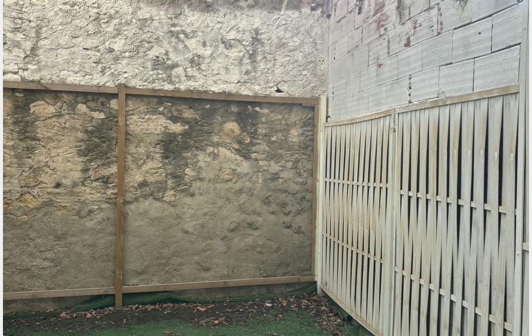 A MEZE IMMOBILIER : Office | MEZE (34140) | 60 m2 | 720 € 