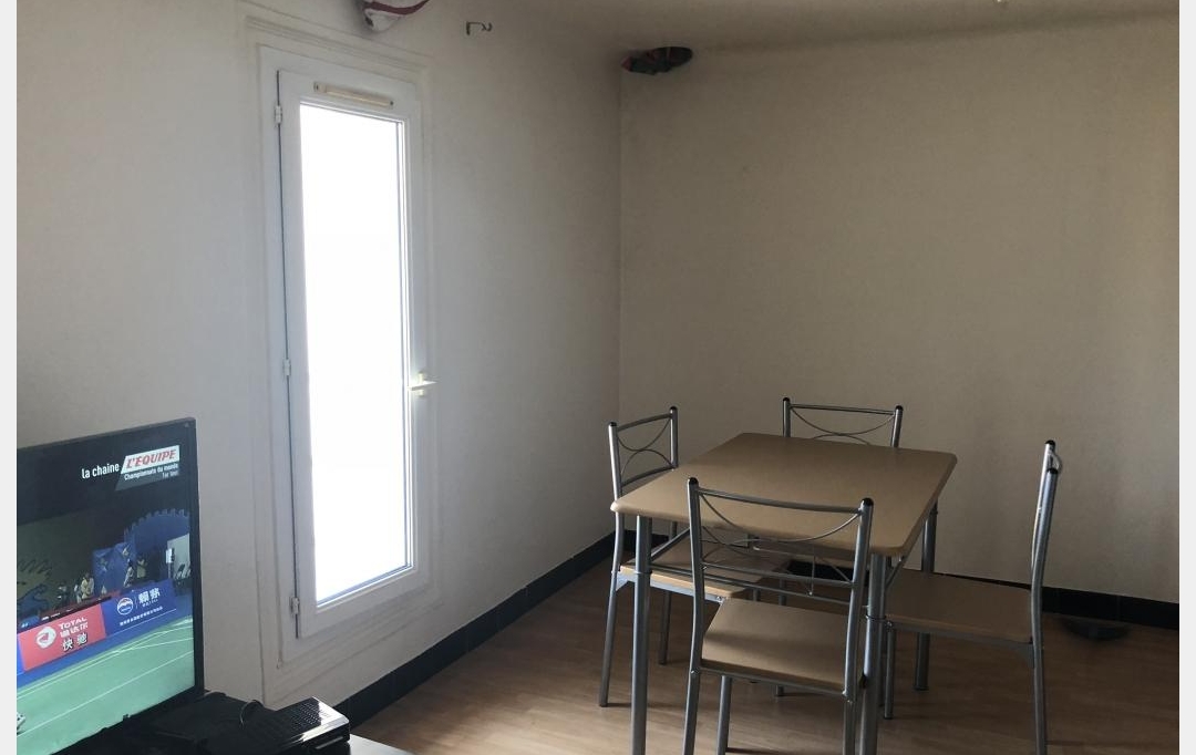 A MEZE IMMOBILIER : Appartement | MEZE (34140) | 35 m2 | 490 € 
