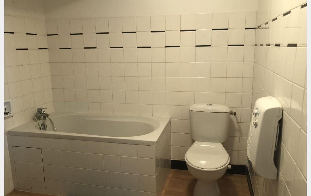 A MEZE IMMOBILIER : Appartement | MEZE (34140) | 35 m2 | 490 € 