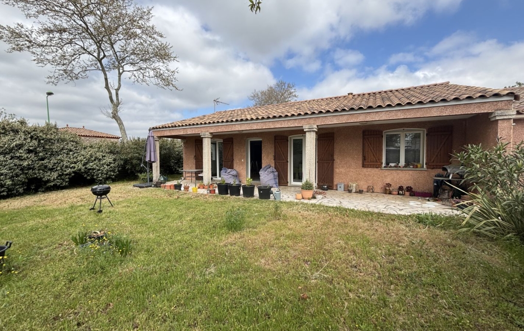 A MEZE IMMOBILIER : Maison / Villa | MEZE (34140) | 91 m2 | 1 350 € 