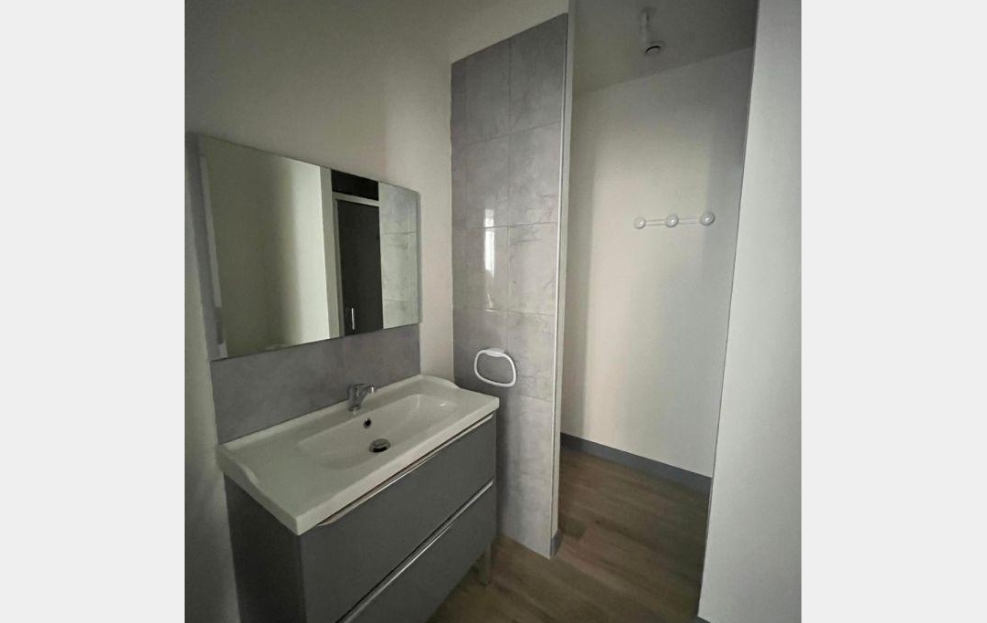 A MEZE IMMOBILIER : Apartment | MEZE (34140) | 30 m2 | 580 € 