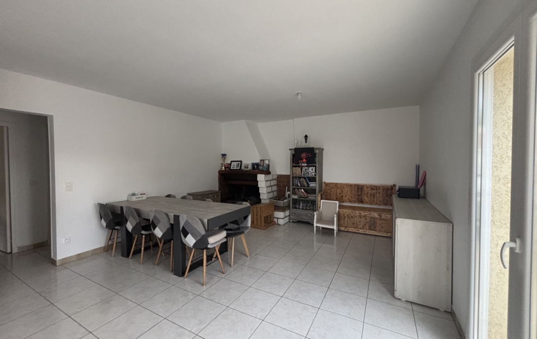 A MEZE IMMOBILIER : Maison / Villa | MEZE (34140) | 95 m2 | 1 350 € 