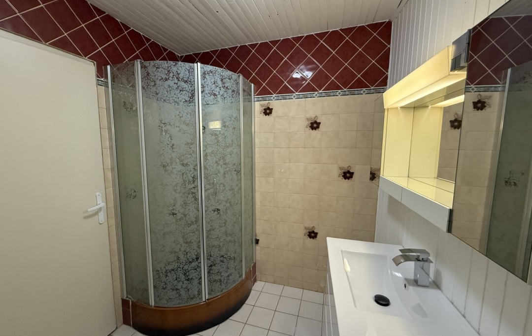 A MEZE IMMOBILIER : Maison / Villa | CAMPAGNAN (34230) | 121 m2 | 900 € 