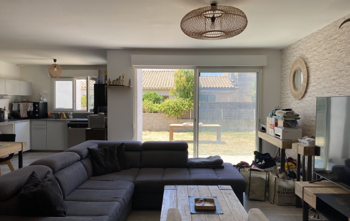 Villa MEZE 95 m2 1 120 € Villa MEZE 95 m2 1 120 €