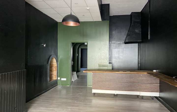  A MEZE IMMOBILIER Local / Bureau | MEZE (34140) | 60 m2 | 720 € 