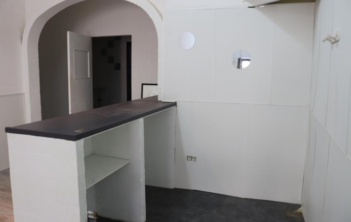 A MEZE IMMOBILIER : Local / Bureau | MEZE (34140) | 70 m2 | 610 € 