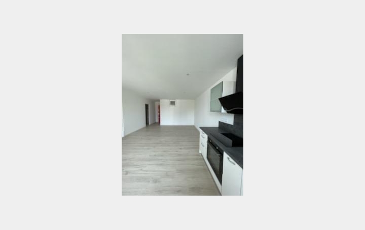 A MEZE IMMOBILIER : Apartment | MEZE (34140) | 57 m2 | 570 € 